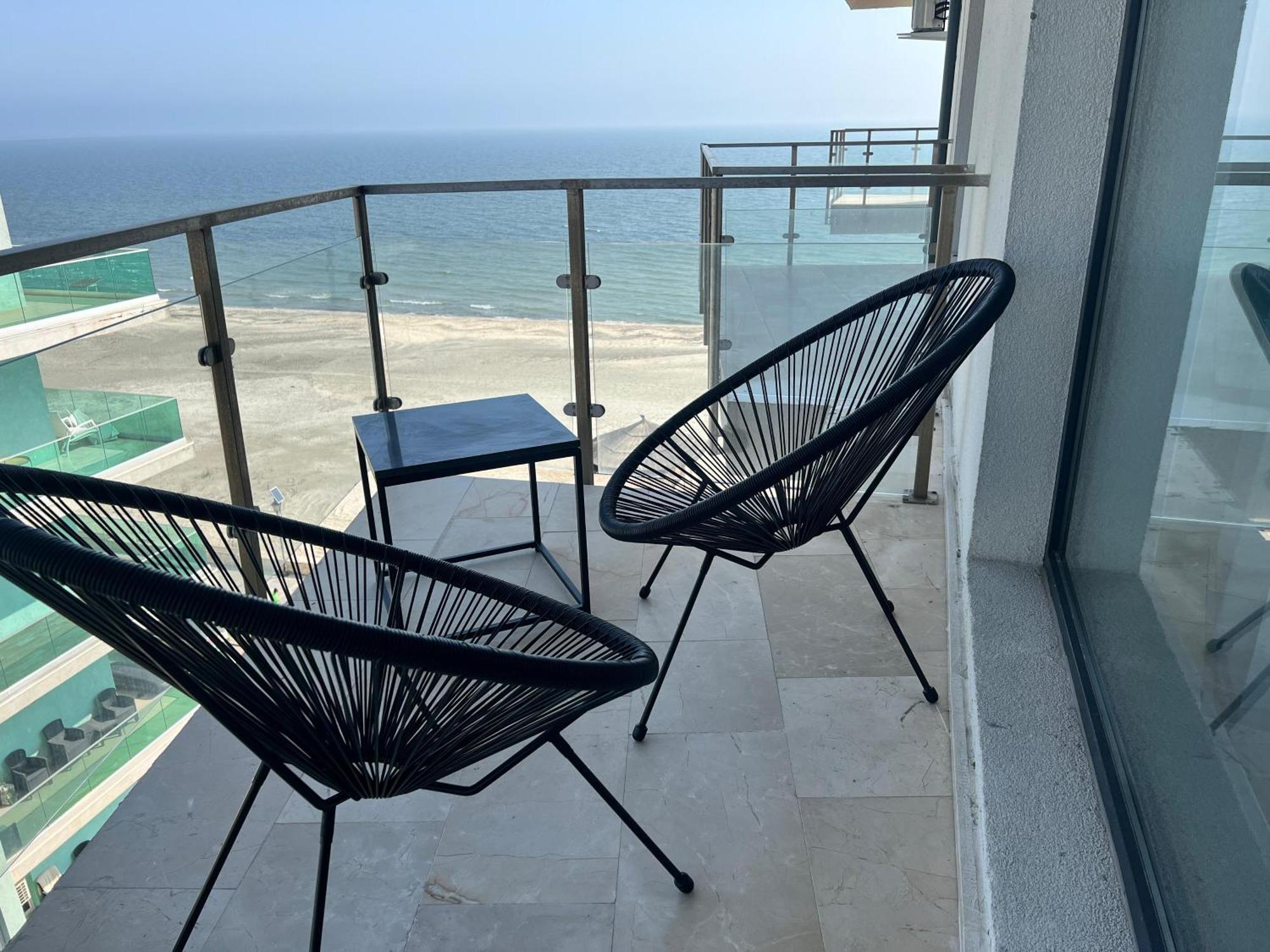 Cosmopolitan - Studio Pe Plaja Cu Vedere La Mare & Loc Parcare Gratis ナボダリ エクステリア 写真